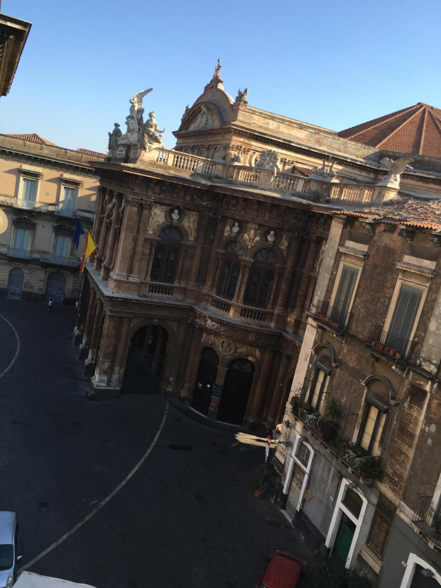 Апартаменты Wonderful Teatro Massimo Bellini Катания Экстерьер фото