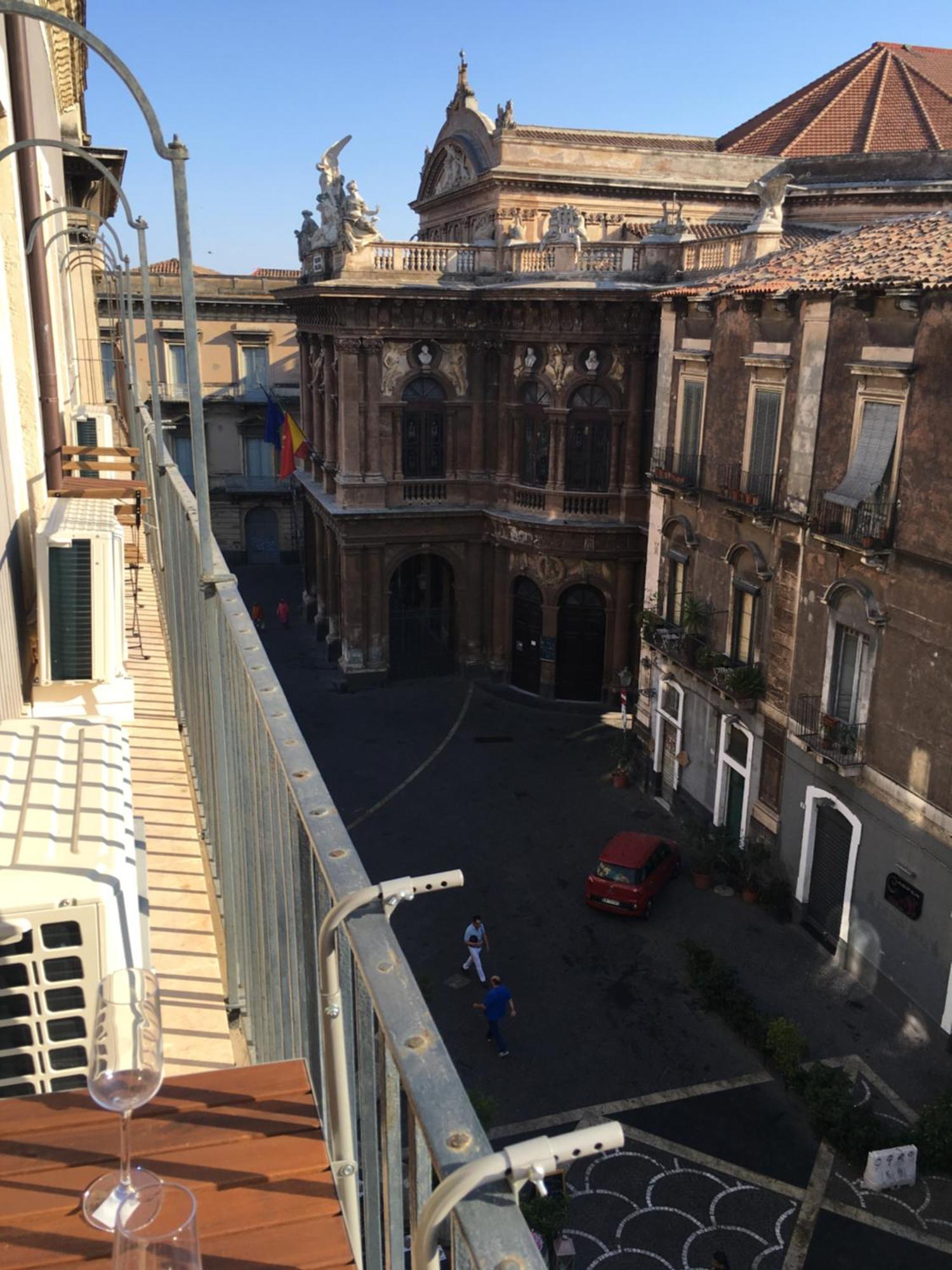 Апартаменты Wonderful Teatro Massimo Bellini Катания Экстерьер фото