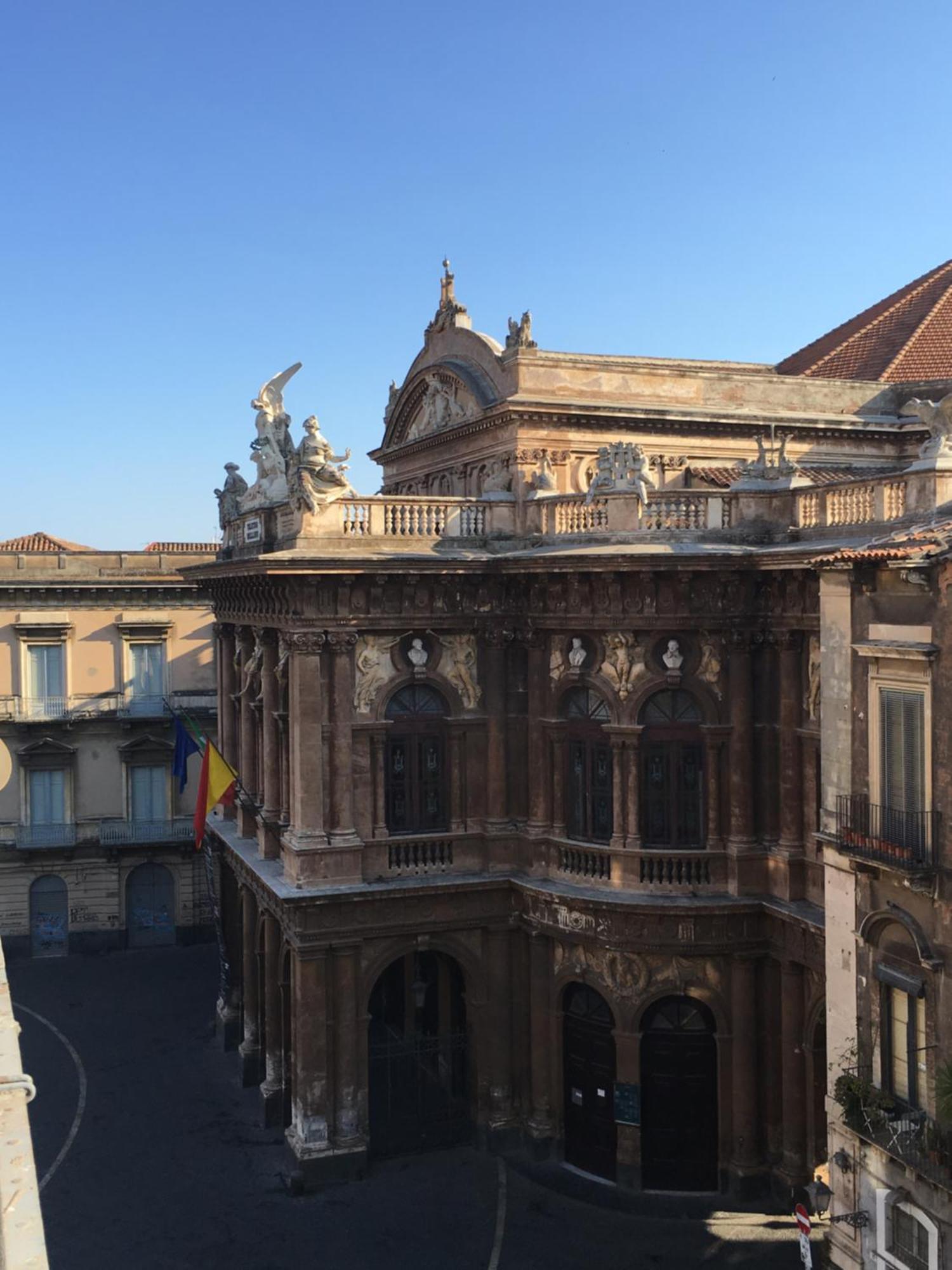 Апартаменты Wonderful Teatro Massimo Bellini Катания Экстерьер фото