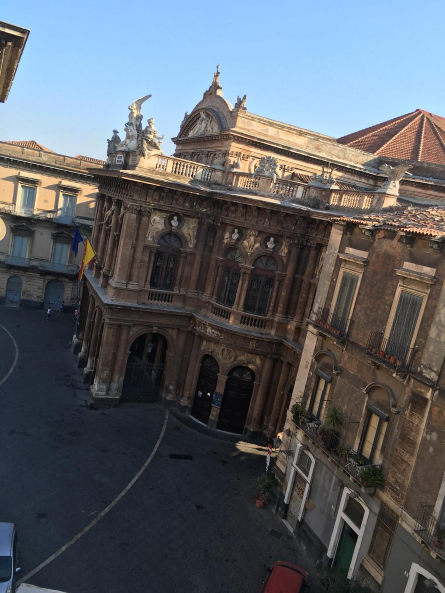 Апартаменты Wonderful Teatro Massimo Bellini Катания Экстерьер фото