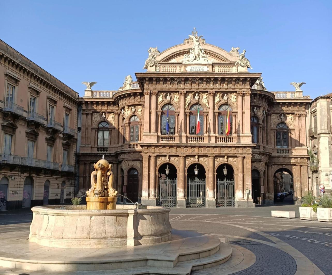 Апартаменты Wonderful Teatro Massimo Bellini Катания Экстерьер фото